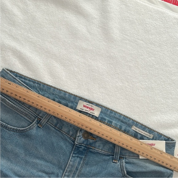 Wrangler 16 / 33 Jeans High Rise True Straight Crop Distressed Raw Hem NWT - Picture 11 of 12